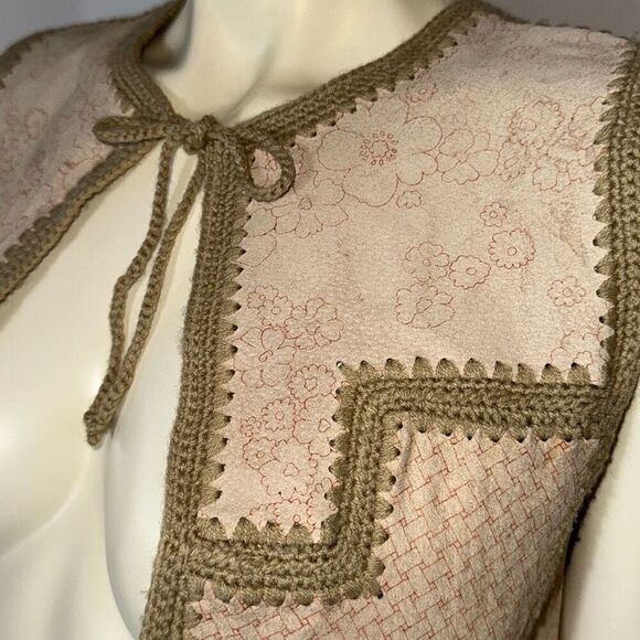 Vintage 60’s 70’s Boho Patchwork Suede Crochet Tie Neck Knit Vest Size Small - Picture 1 of 13